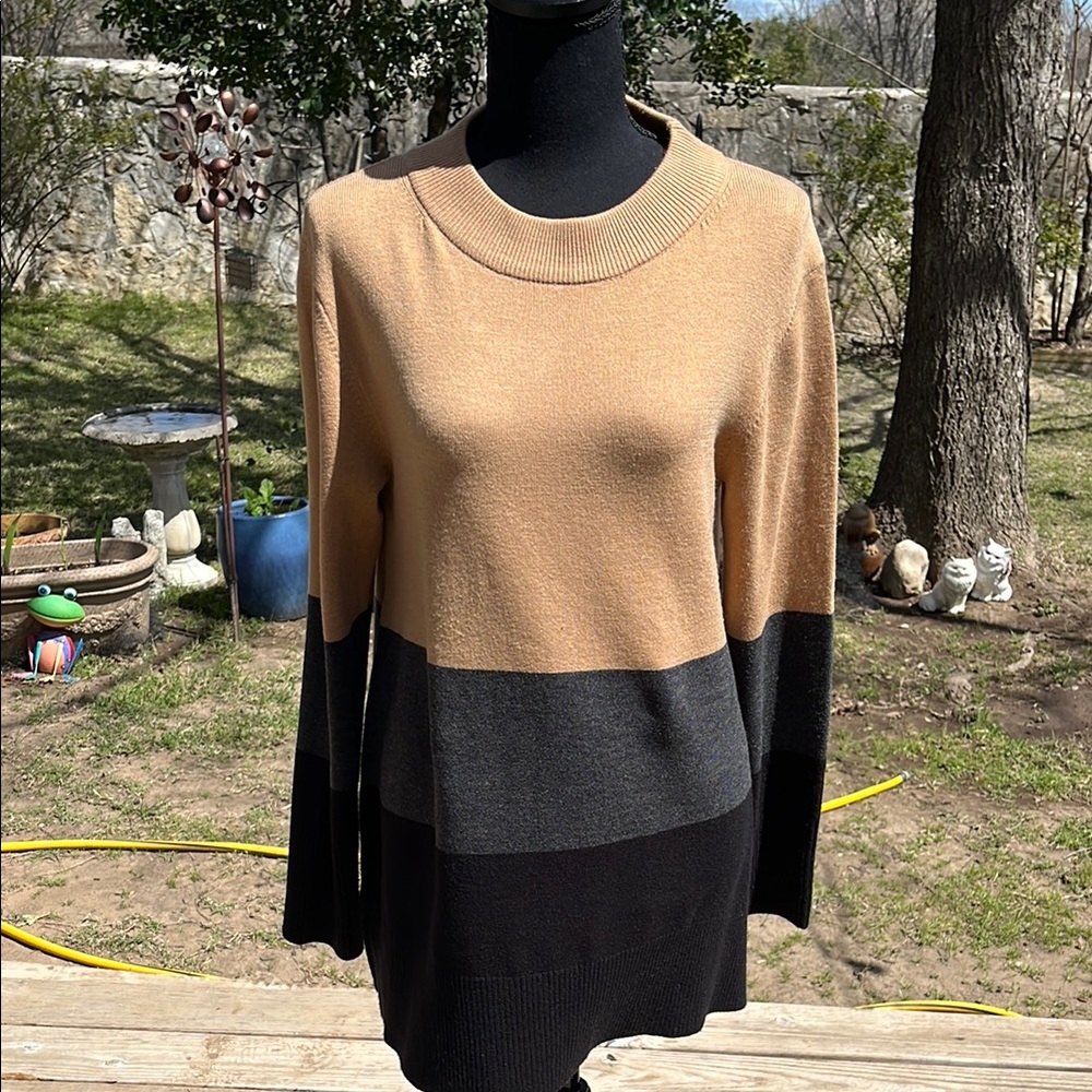 Vintage French Connection, tan, black & grey color block women’s sweater. M.